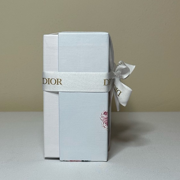 Dior Holiday Box with pouch & Ribbon - Picture 2 of 7